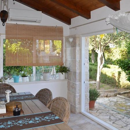 Issa Holiday Home - 3 Min Walk To Beach Kaštela Exteriér fotografie
