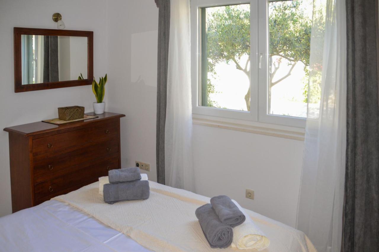 Issa Holiday Home - 3 Min Walk To Beach Kaštela Exteriér fotografie