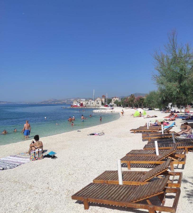Issa Holiday Home - 3 Min Walk To Beach Kaštela Exteriér fotografie